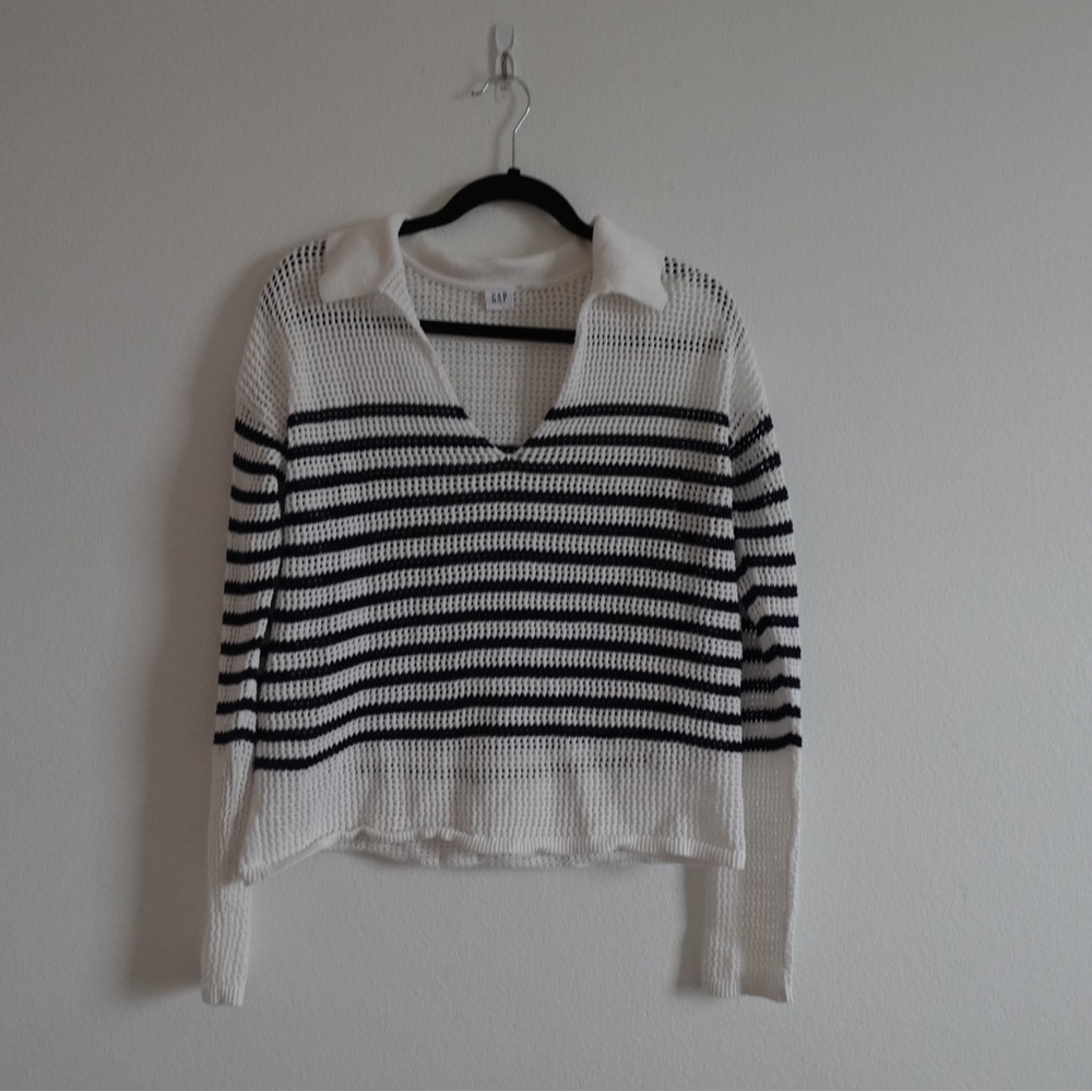 GAP Dark Navy and White Knit Sweater